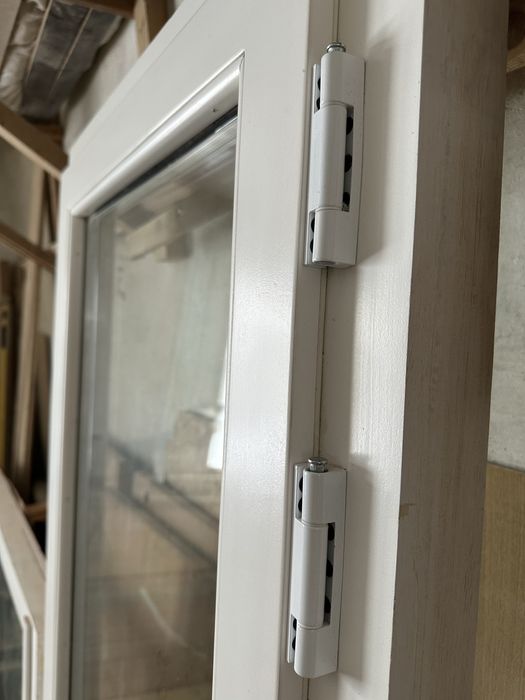 Евроокно на балкон из дерева