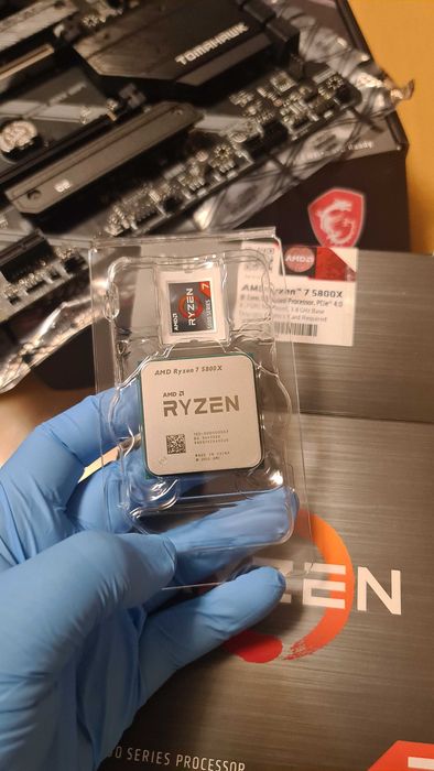 Продавам компютър RX 7700 XT, amd Ryzen 7 5800x, 2tb ssd, 64gb ram