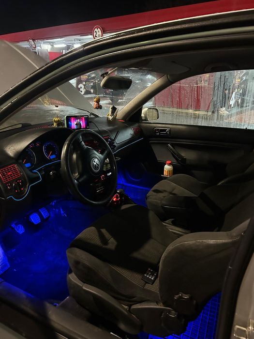 Vând golf4 coupe 1.9tdi 6trepte ușor negociabil