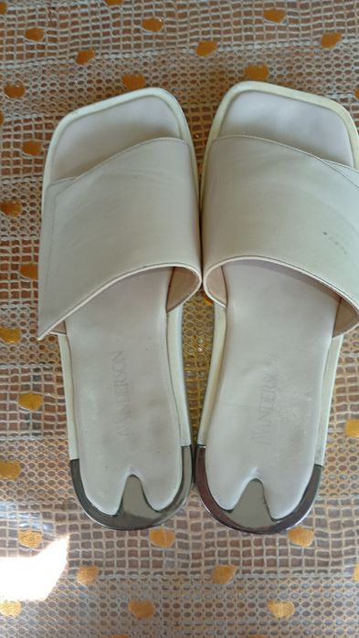 Женские летние шлепки.