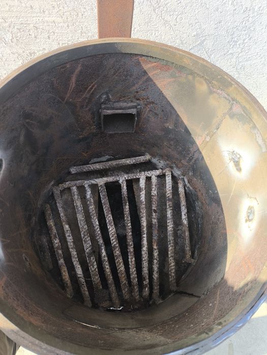 Продам печь под казан ,и мангал.