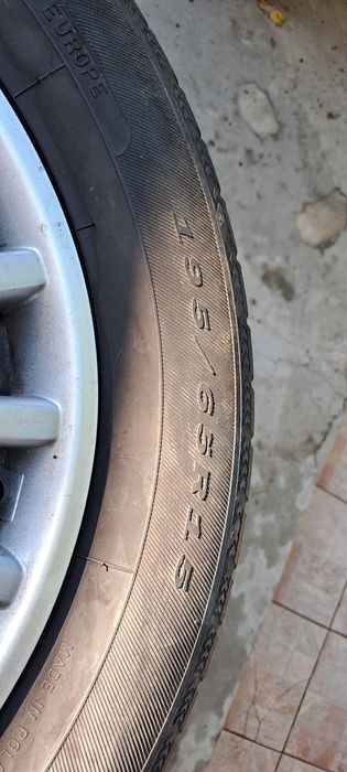 Комплект от 4бр.зимни гуми с джанти и тасове