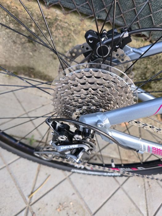 Giant LiV 28 цола S размер рамка 3х10 Deore Хидравлични дискови спирачки Shimano Алуминиев велосипед