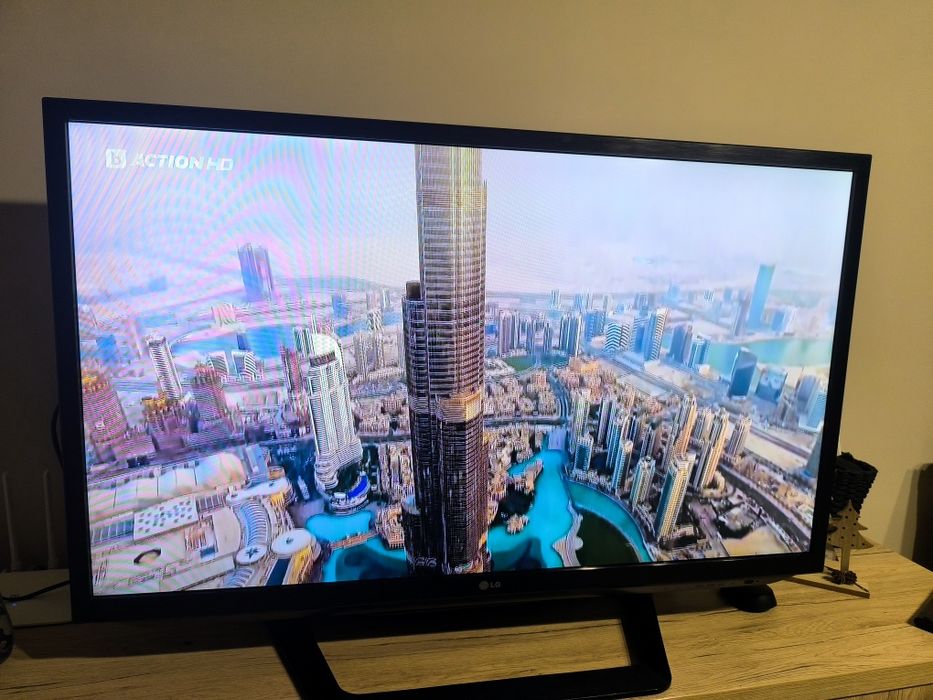 Телевизор LG 42"