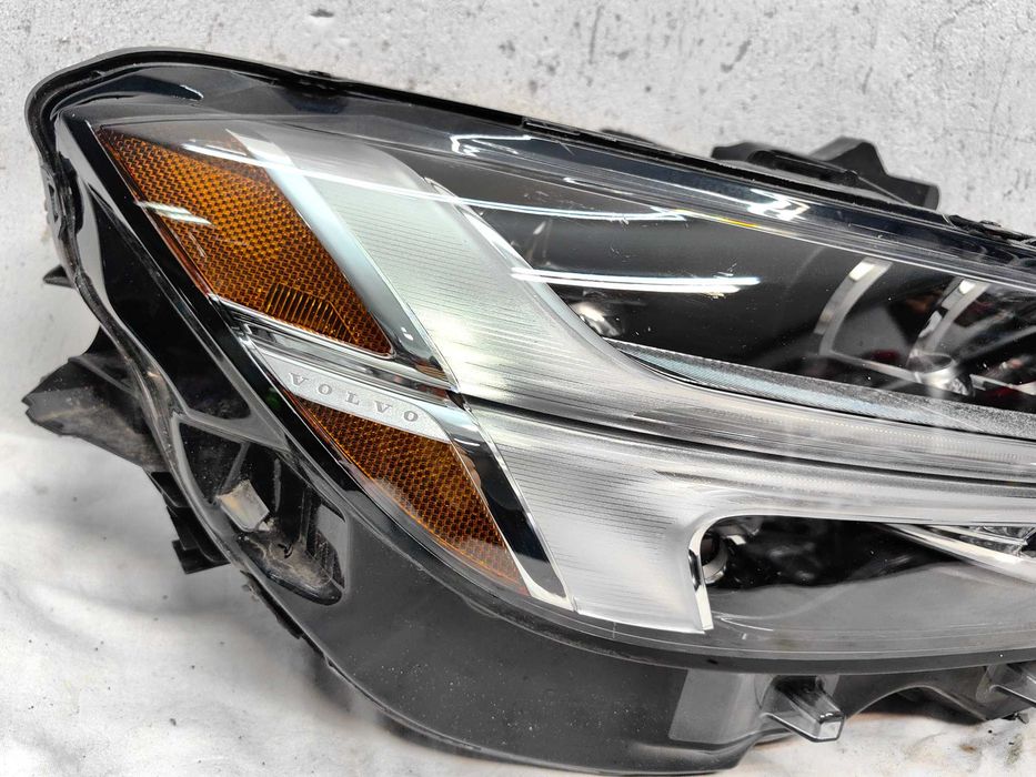 Оригинален фар Волво  Volvo V90 S90 Full Led