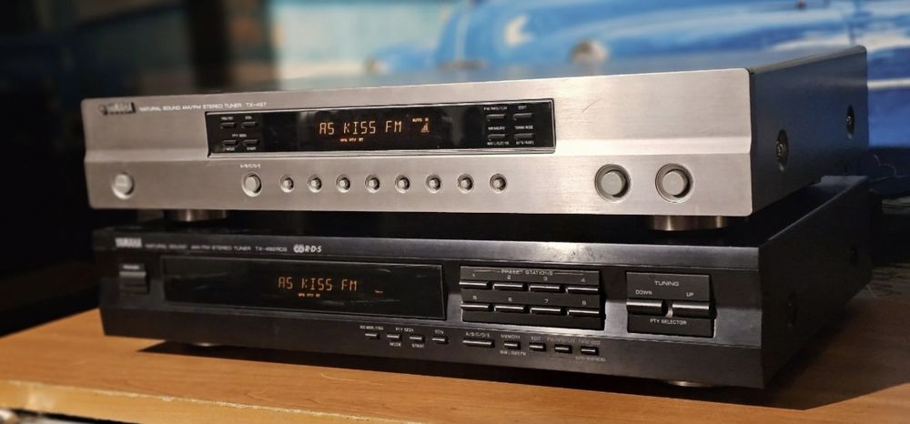 Muzica la radio tuner Yamaha TX 492 sau TX 497