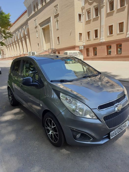 Автомобиль SPARK