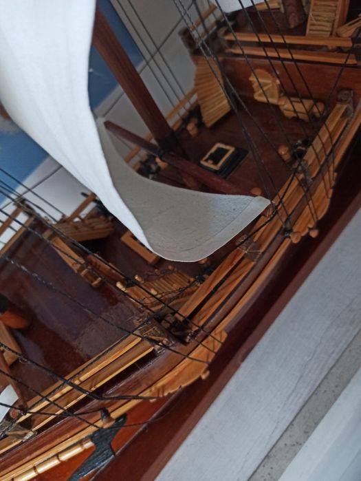 Сувенирный корабль для босса