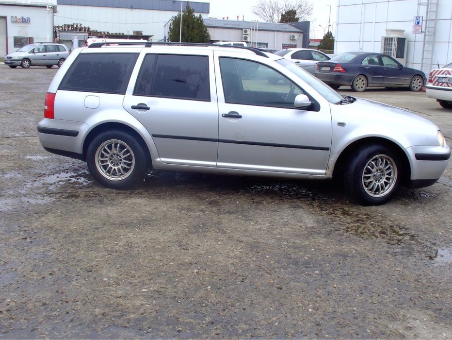 Volkswagen Golf4 2003 1.9tdi(AXR) 7000 de lei