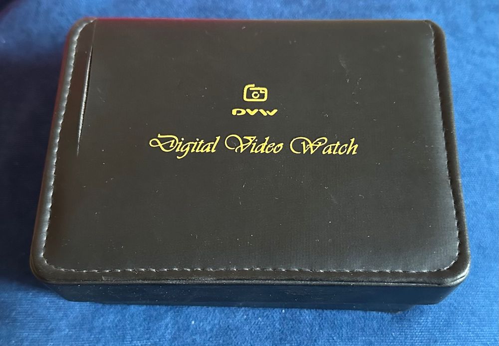 Часовник с камера