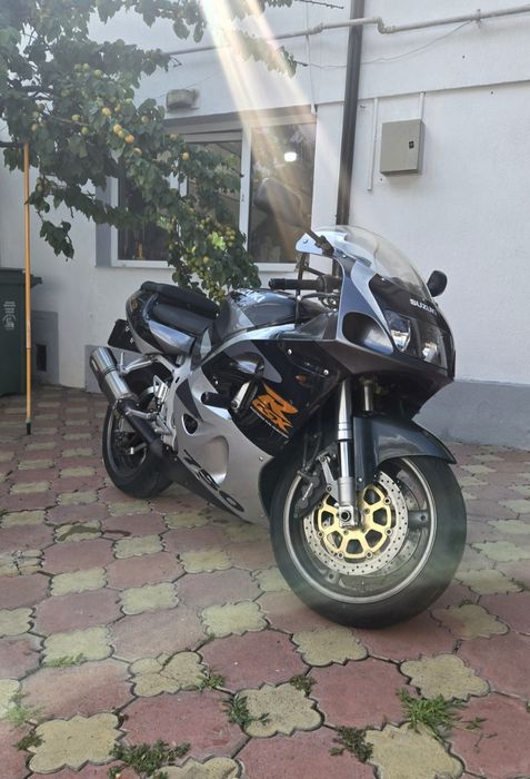 Suzuki GSX-R 750 – Vand / SCHIMB