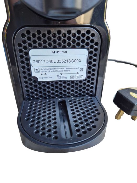 Espressor capsule Nespresso De'Longhi Inissia EN80.B, Grad Excelent