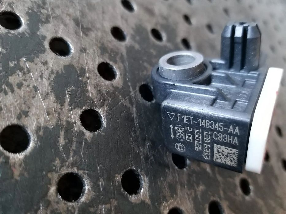 Senzor impact dreapta ford focus 3 facelift f1et14b345aa