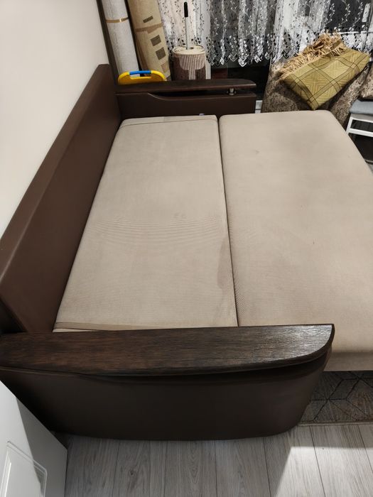 БЕСПЛАТНО. Диван в отличном состоянии