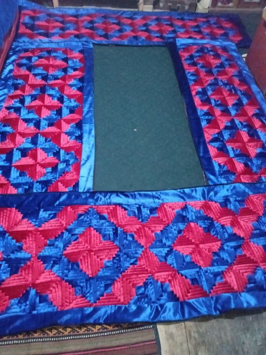 Quroq koʻrpacha yostigʻi bilan sotiladi