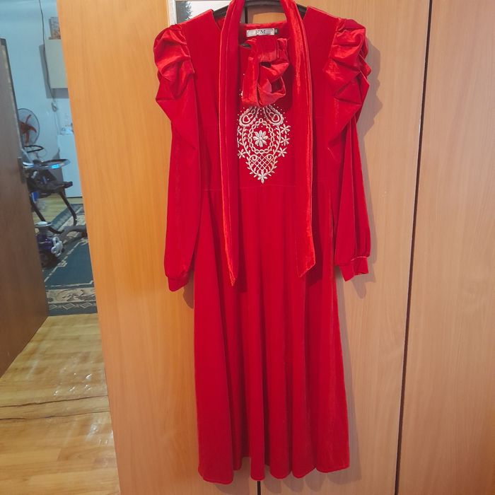 Женское платье M 44р