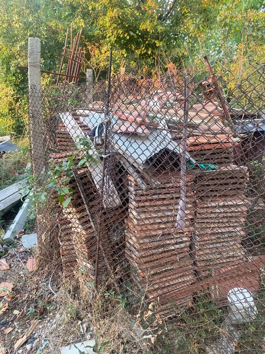 Продавам стари керемиди