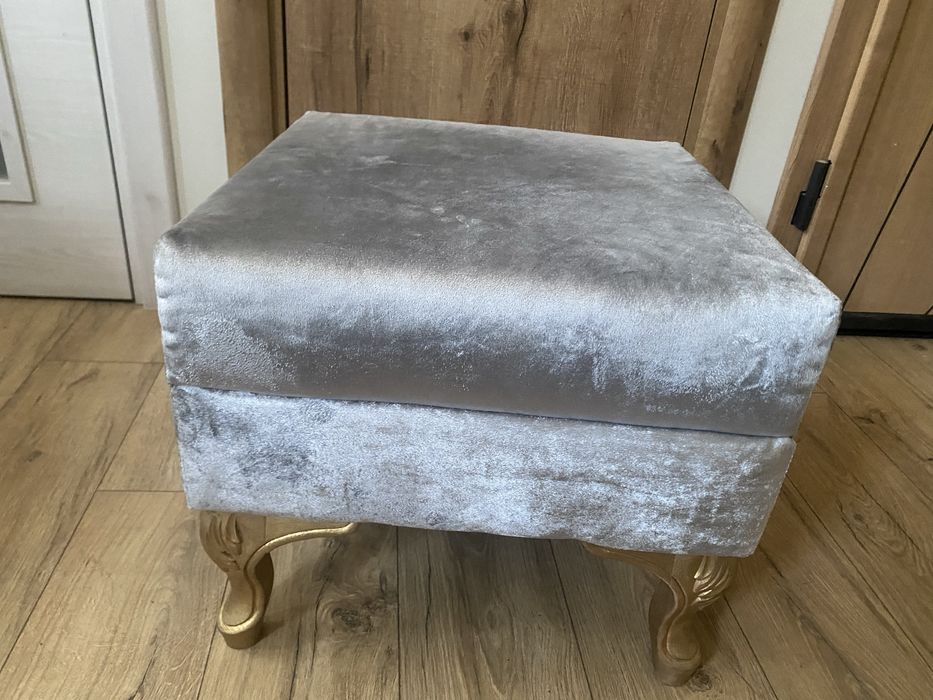 Страхотен Италиански диван