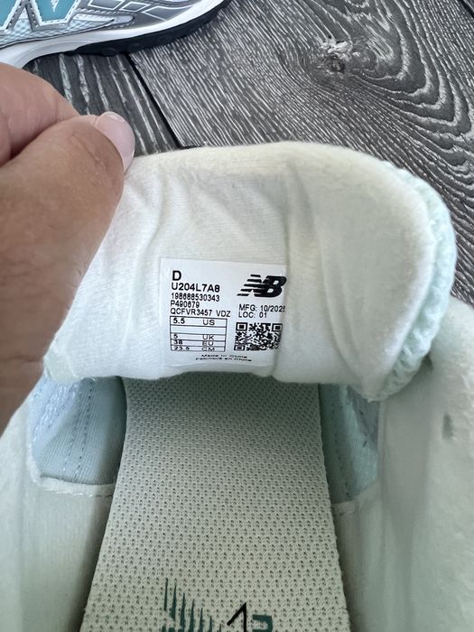 New Balance 204L