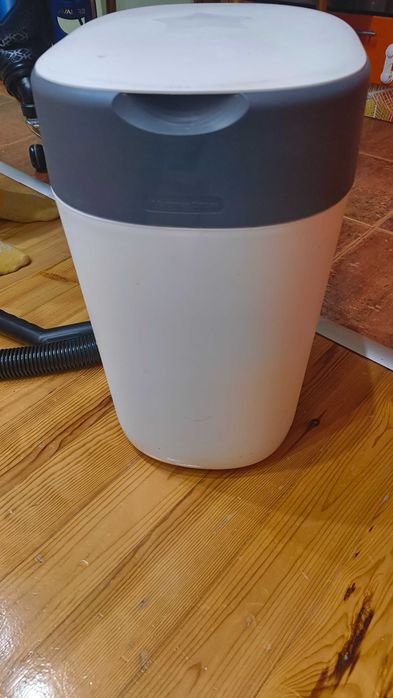 TOMMEE TIPPEE Хигиенен кош за памперси TWIST&CLICK БЯЛ