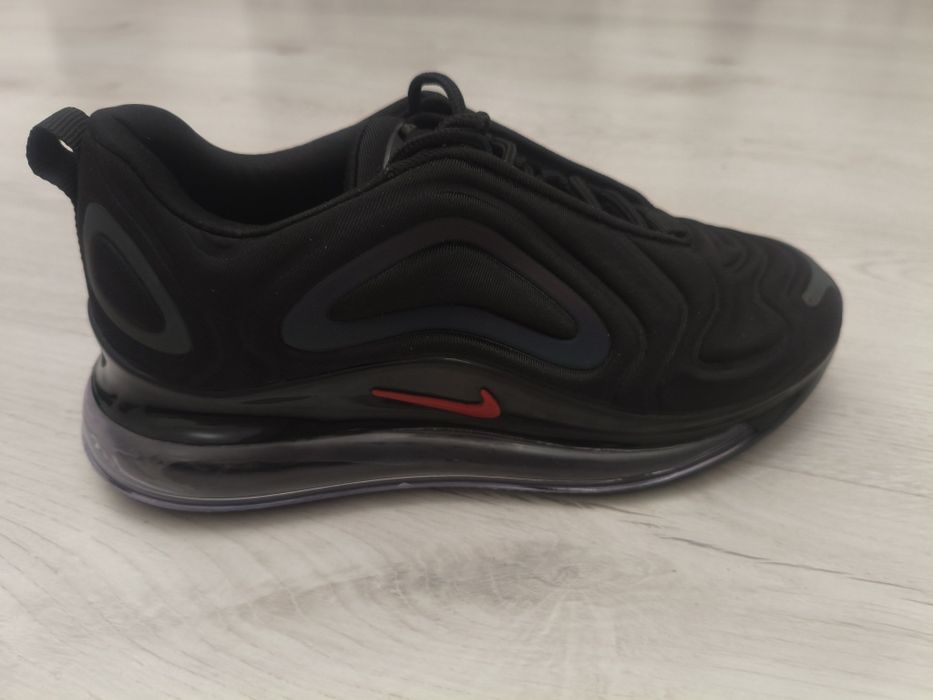 Продам кроссовки Air Max