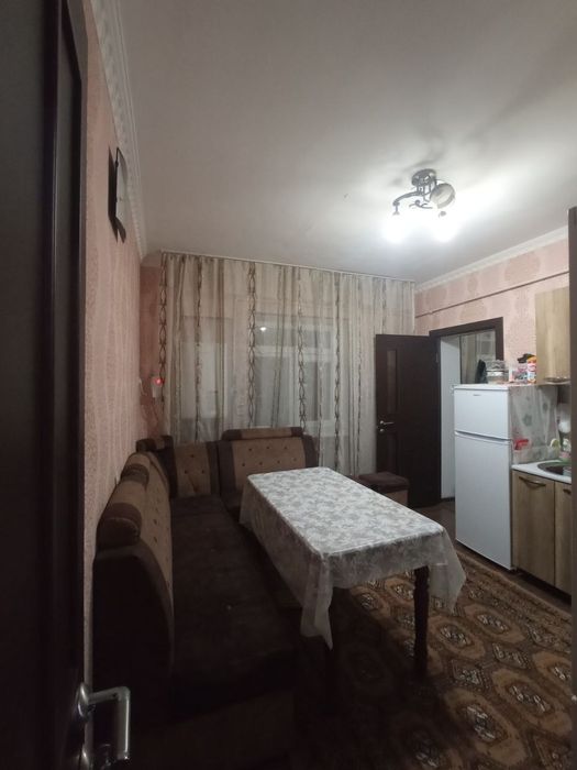 Uy sotiladi sergelida 3 xonali 4 xona qilingan