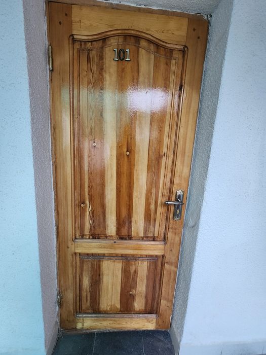 Дверь Эшиклар сотилади