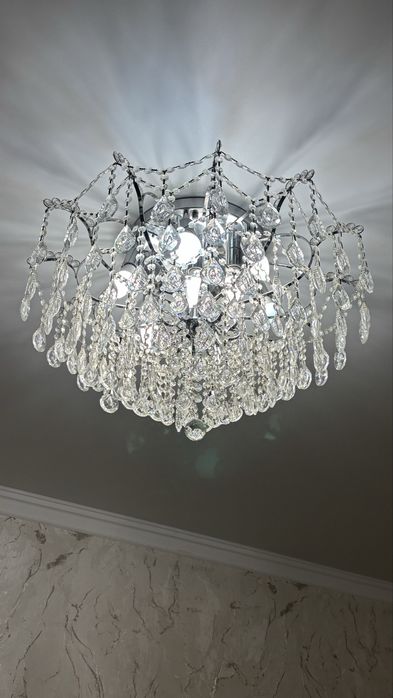 Люстра сатылады.