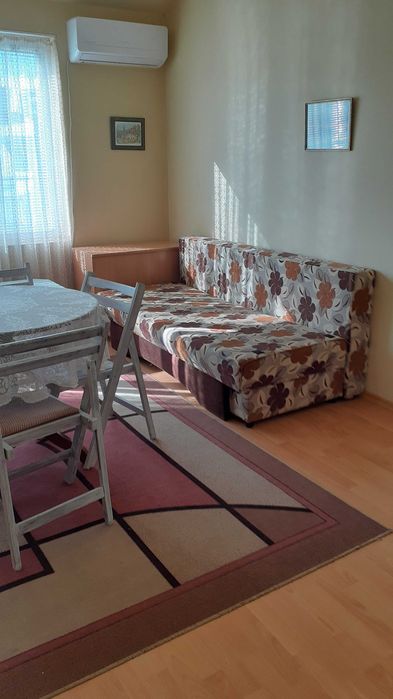 Давам под наем  едностаен апартамент до ХЕИ за 265евро за студенти