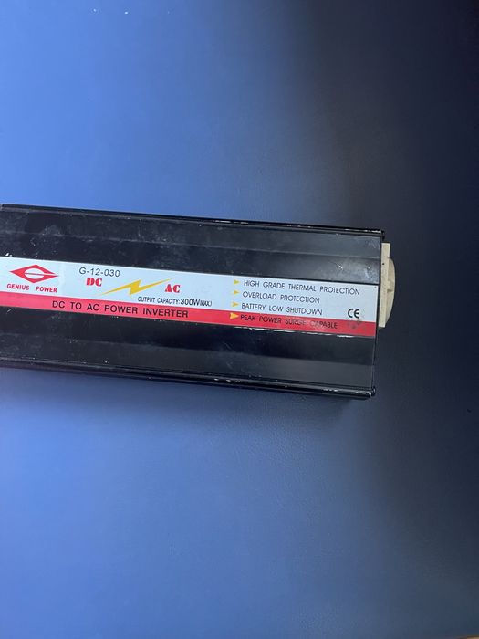 Sursa auto 12v-220v 300w