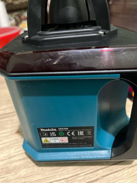 Лазерный нивелир Makita SKR200