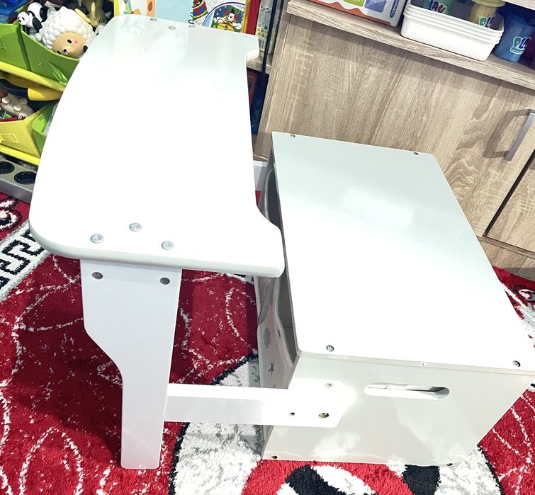 Băncuță copii 2 în 1 – masă activități + depozitare, stare foarte bună