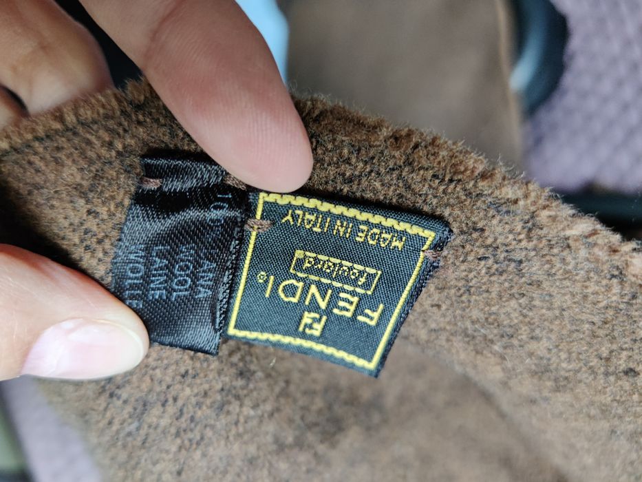 Шарф FENDI Made in Italy