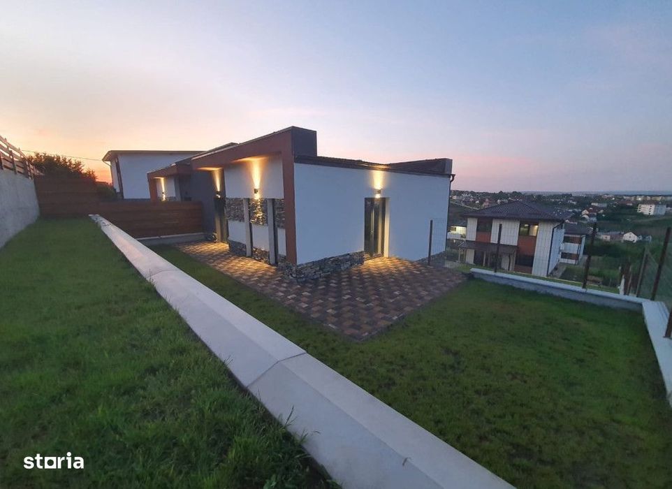 Apartament tip duplex,80mp+30mp teren+2 parcari-Valea AdancaCod:154680