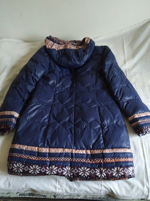 Куртка пуховик синевого цвета. 46 размер на 44.Женская.