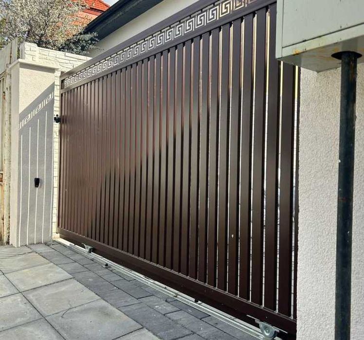 Porți Metalice Automatizate – Confort și Siguranță cu BalustradeTM