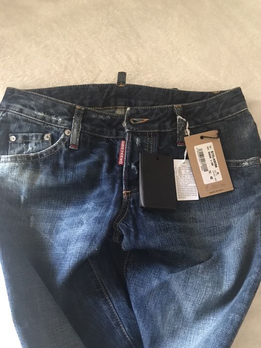 Vând blugi Dsquared autentici, cu eticheta