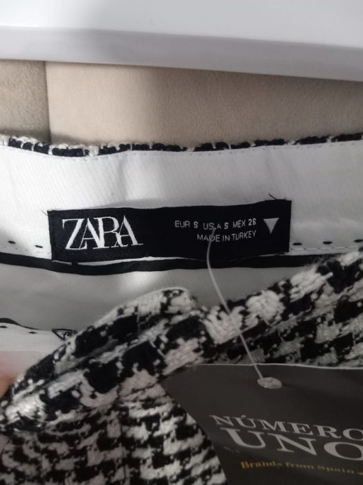 Pantaloni eleganti din tweed drepti cu talie inalta Zara marimea S