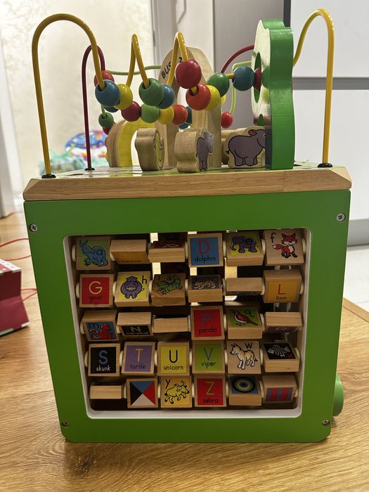 Активен дървен куб