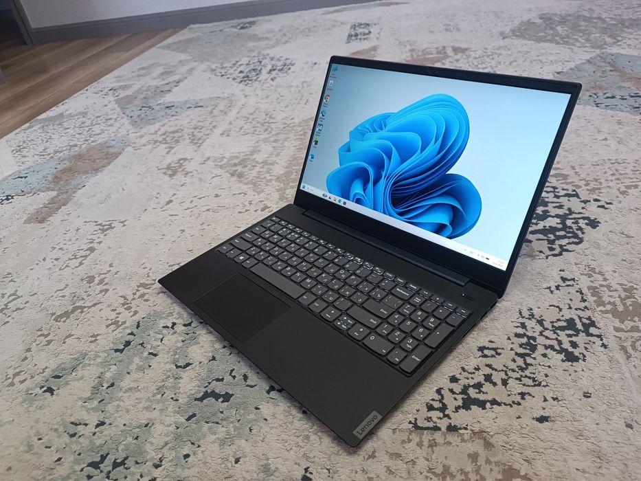 Мощный core i5 -10 поколения с SSD, Full HD ноутбук Lenovo