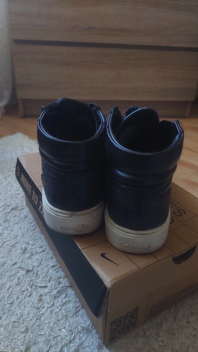 Vând pantofi Calvin Klein