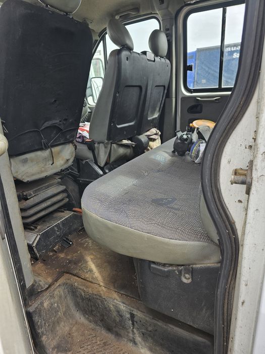 Vand sau dezmembrez renault Mascott  6.5t 2.8 150cp 6 trepte 
Basculabil pe spate de fabrica 
Cauciucuri bune 
Instalație AC
Scaun șofer cu perna aer