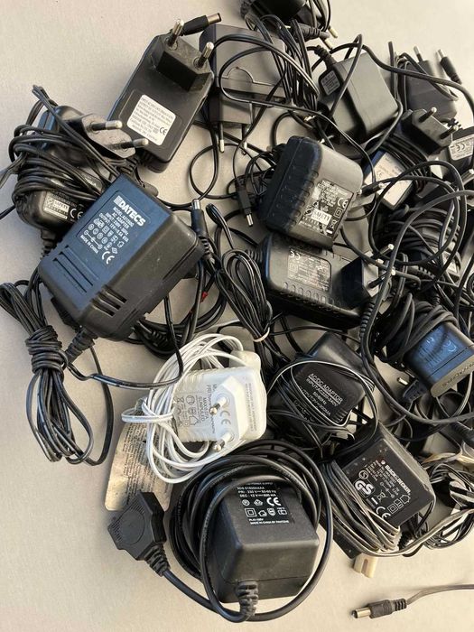 Адаптери зарядни 25бр