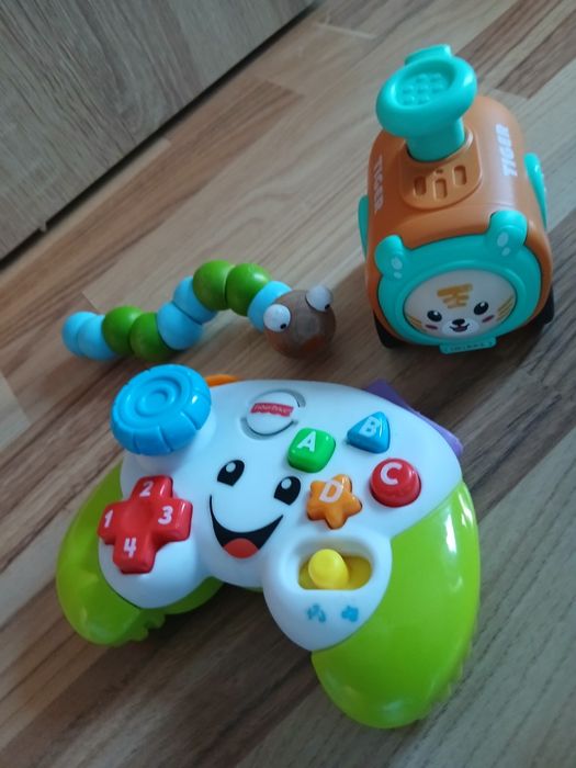 Лот образователни играчки, едната е музикална