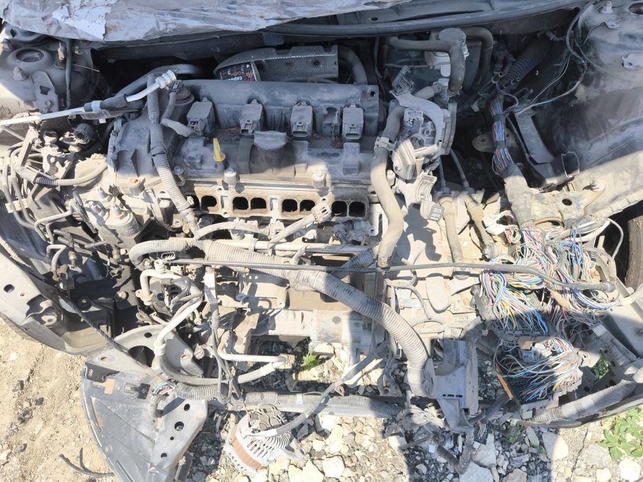 Мазда 3 2017г На части