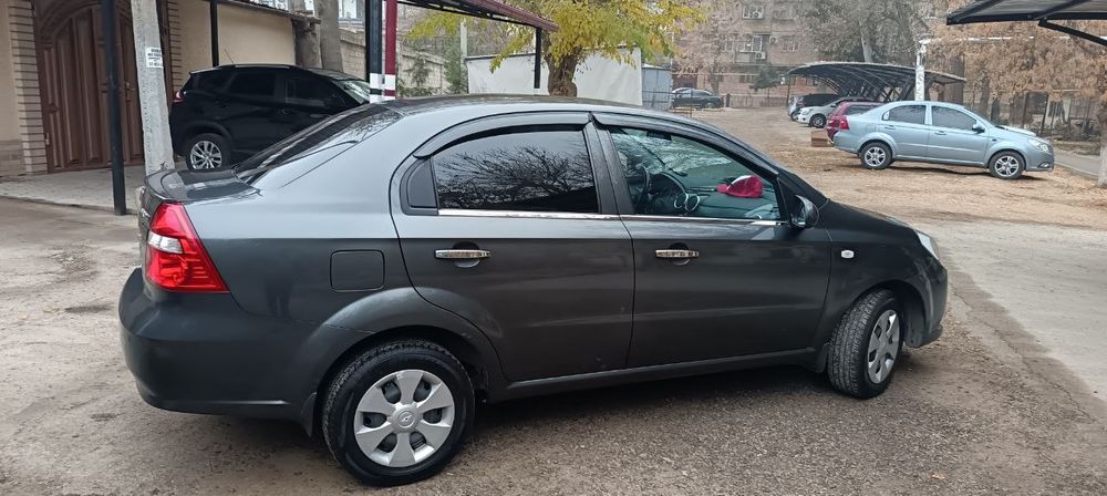 Срочна продаётся нексия 3 механика с 121000 пробегом 2020 года