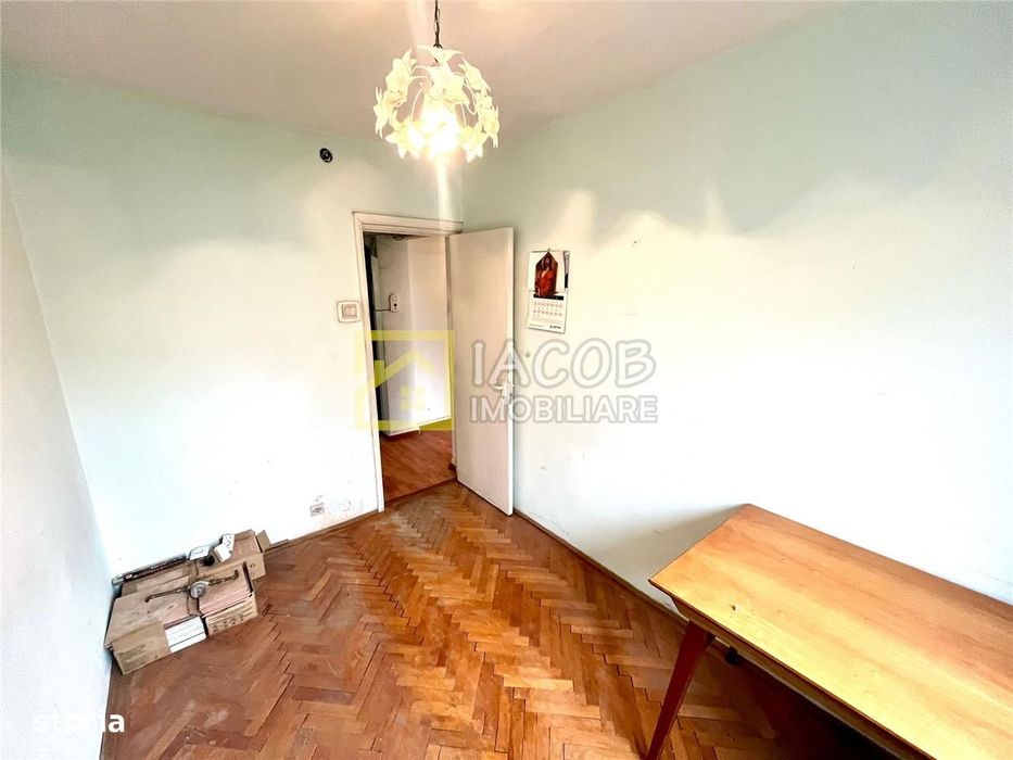 Apartament 3 camere, str. Stadionului, etaj 2