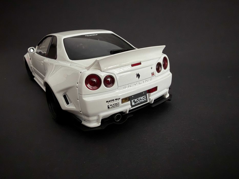 Macheta Nissan Skyline R-34 1/18 OTTO