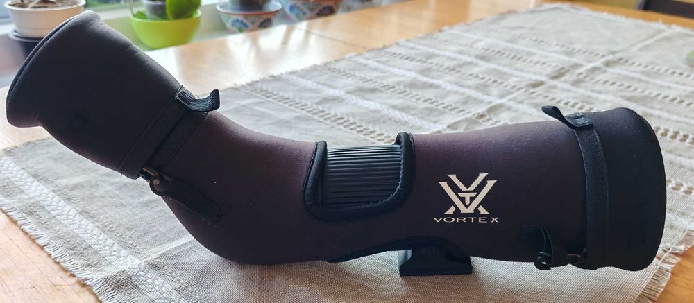 Vortex Diamondback HD 16-48 x 65, ъглова зрителна тръба