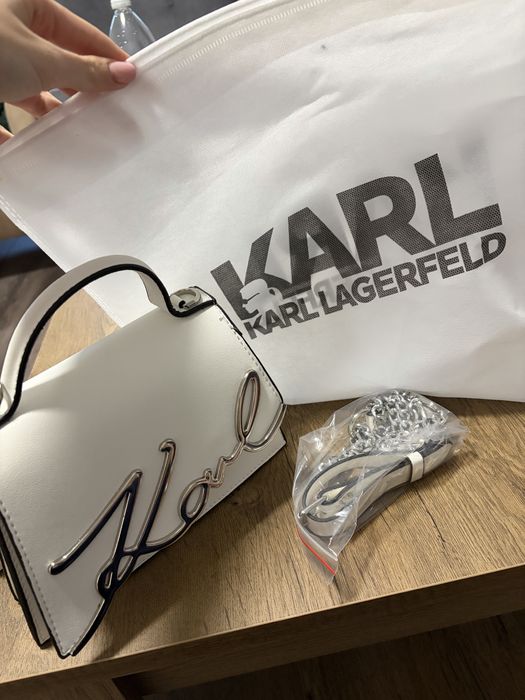 Бяла дамска чанта карл